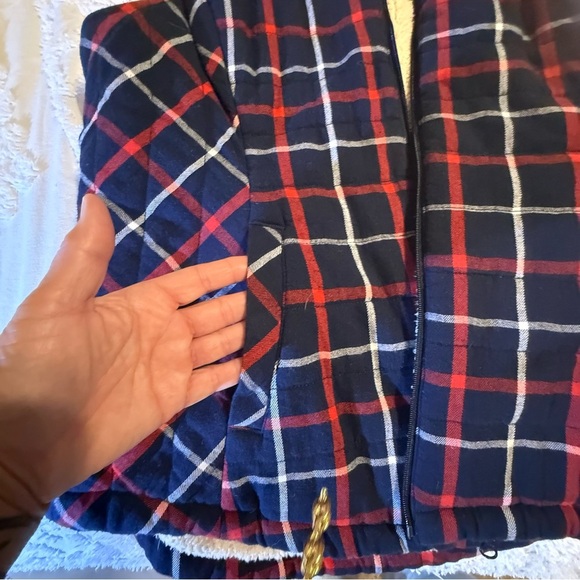 Duluth Trading Co Cream Fleece Vest size Large Red/ Blue A24 - Picture 9 of 10